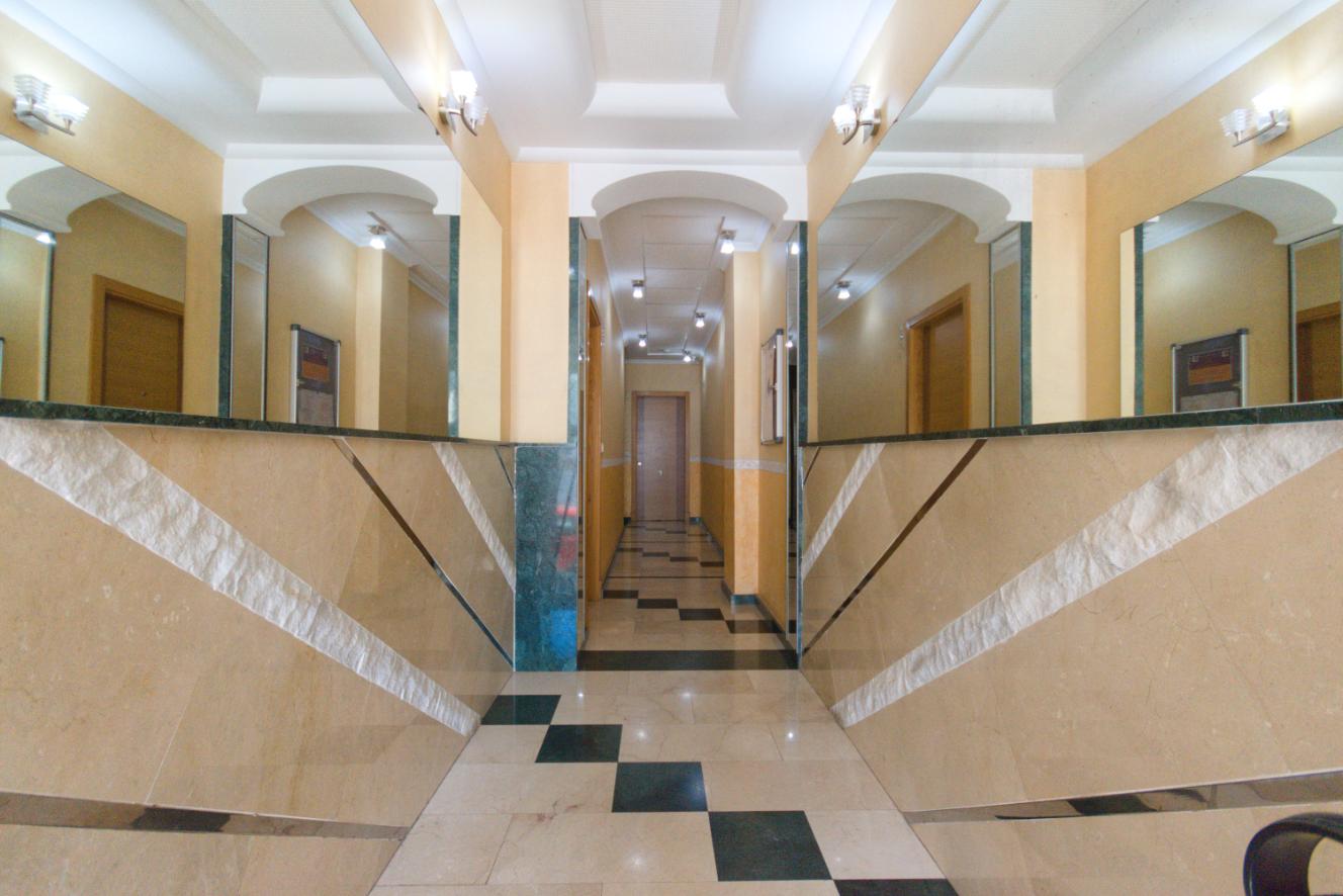 20657 (24) 2 Bed 2 Bath Apartment with large communal rooftop pool and gardens