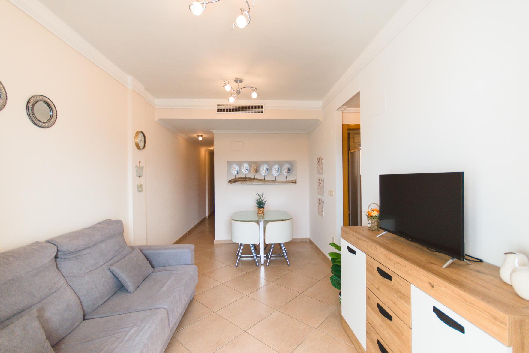 20657 (26) 2 Bed 2 Bath Apartment with large communal rooftop pool and gardens