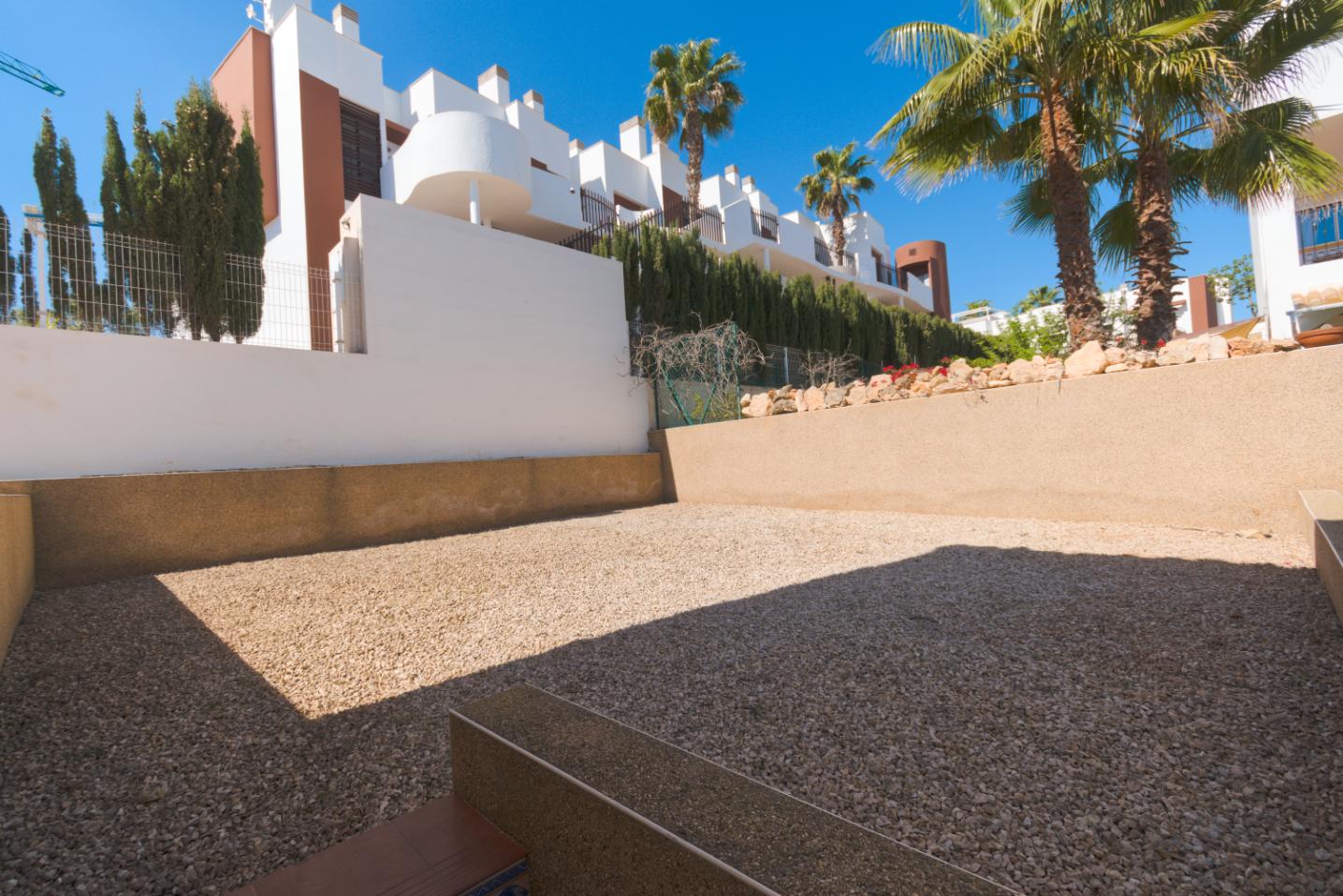 Top Floor Apartment, Solarium and Large Garden