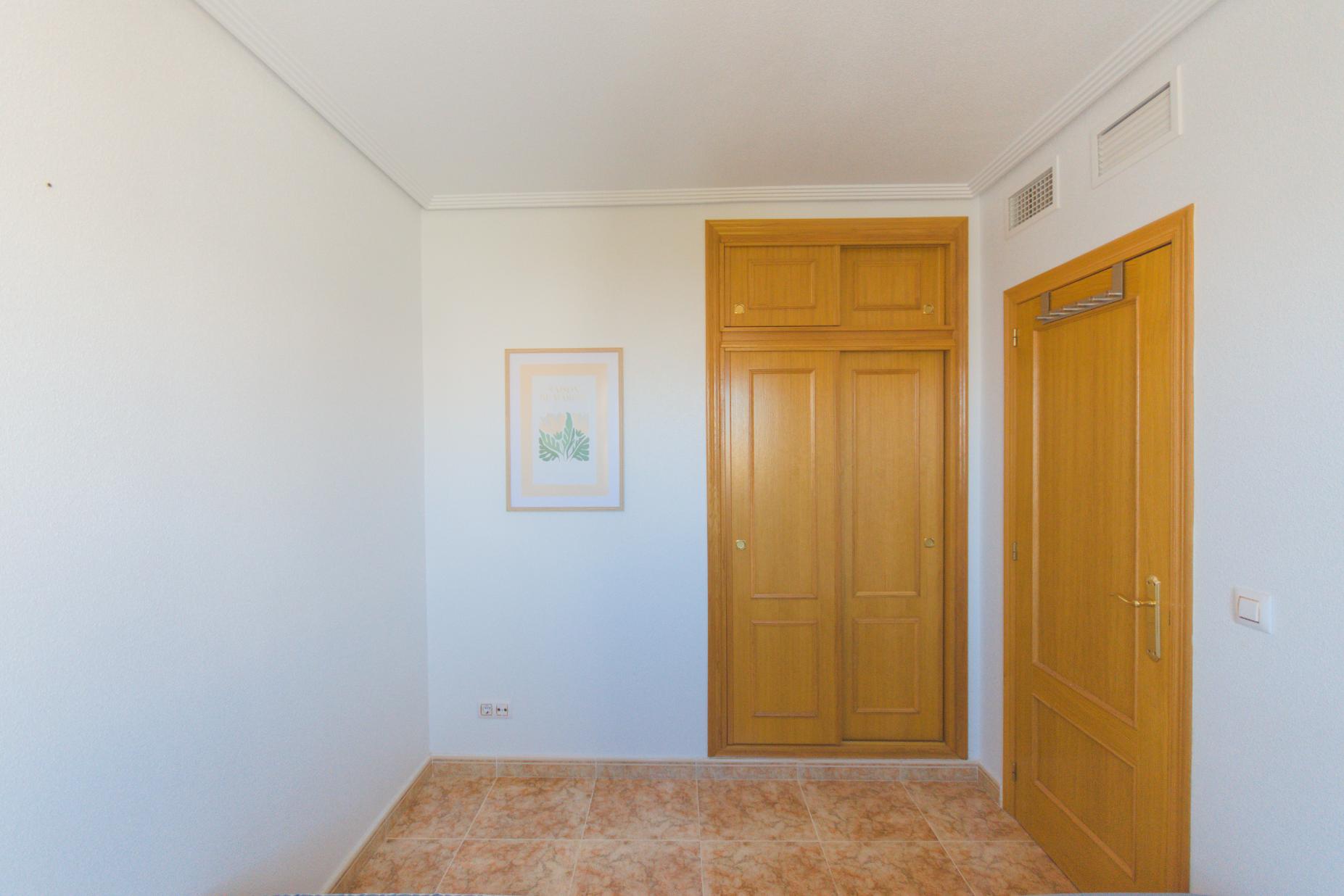 Top Floor Apartment, Solarium and Large Garden