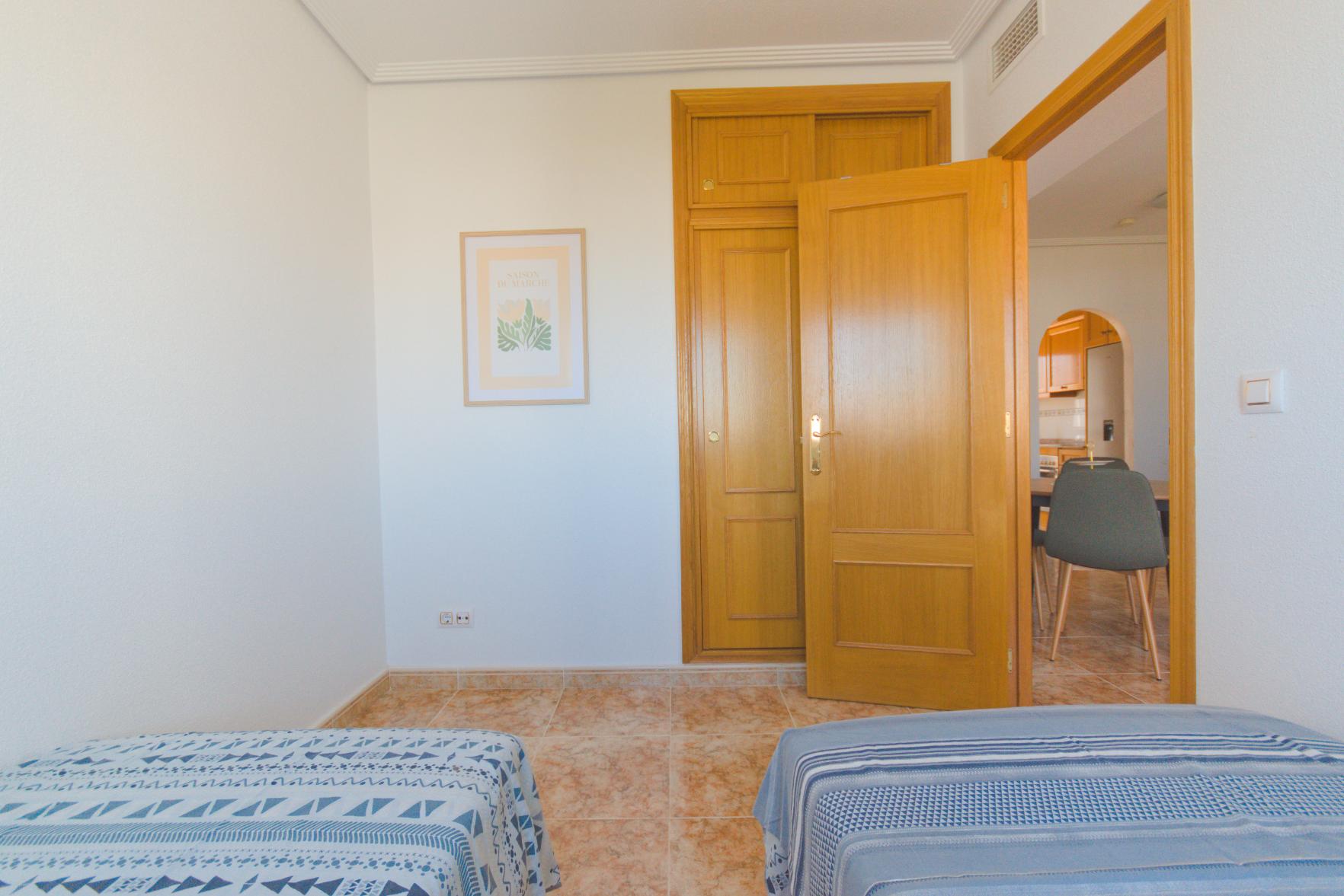 Top Floor Apartment, Solarium and Large Garden