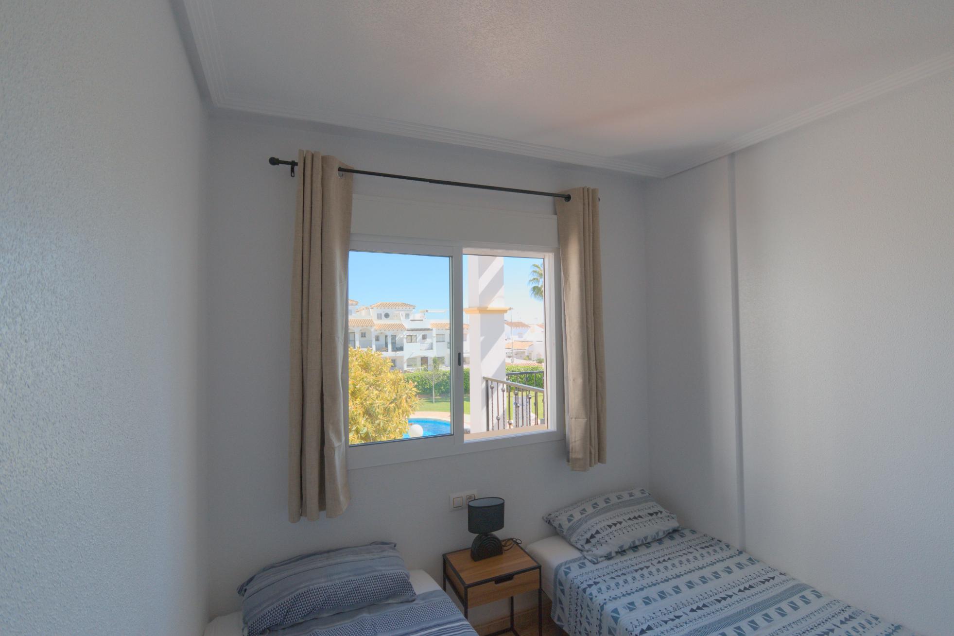 Top Floor Apartment, Solarium and Large Garden