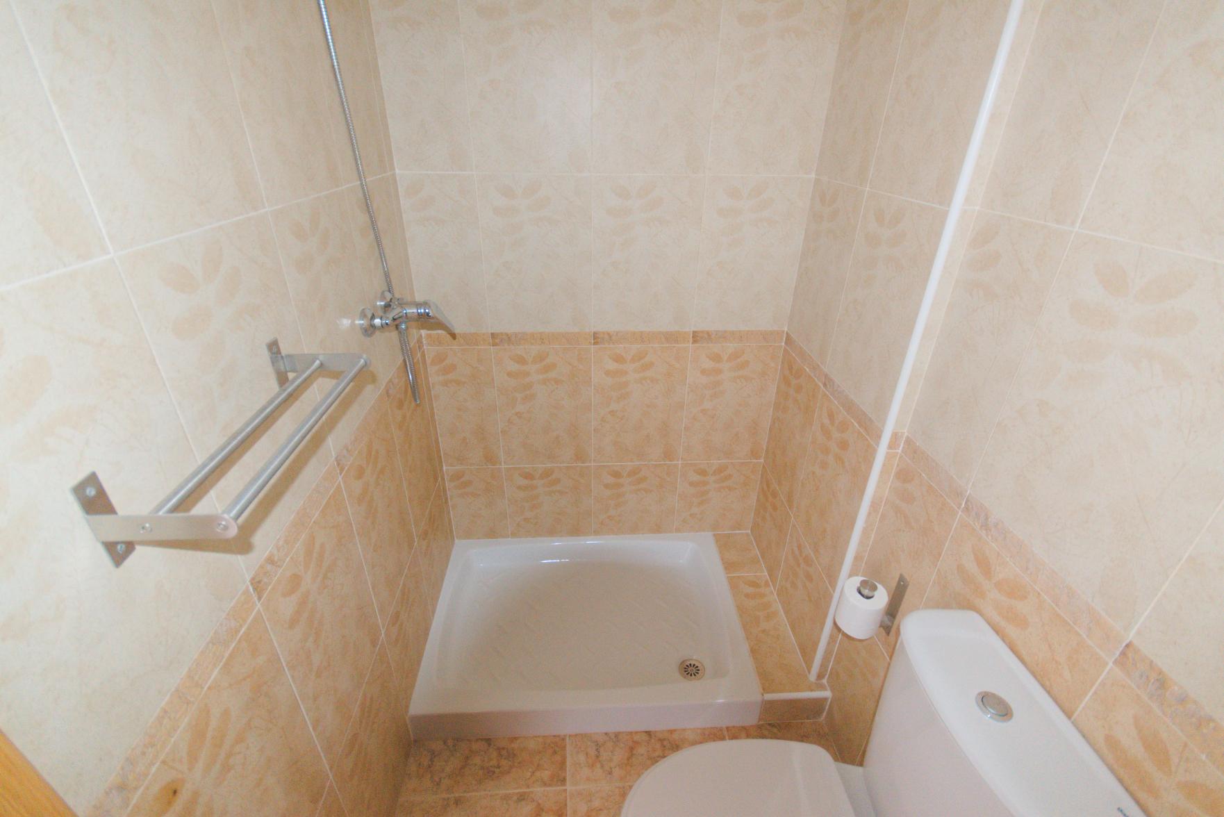 Top Floor Apartment, Solarium and Large Garden