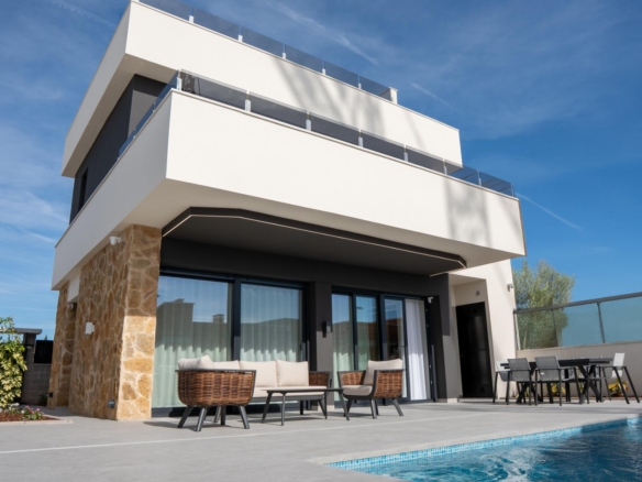 New Contemporary Villas In Ciudad Quesada
