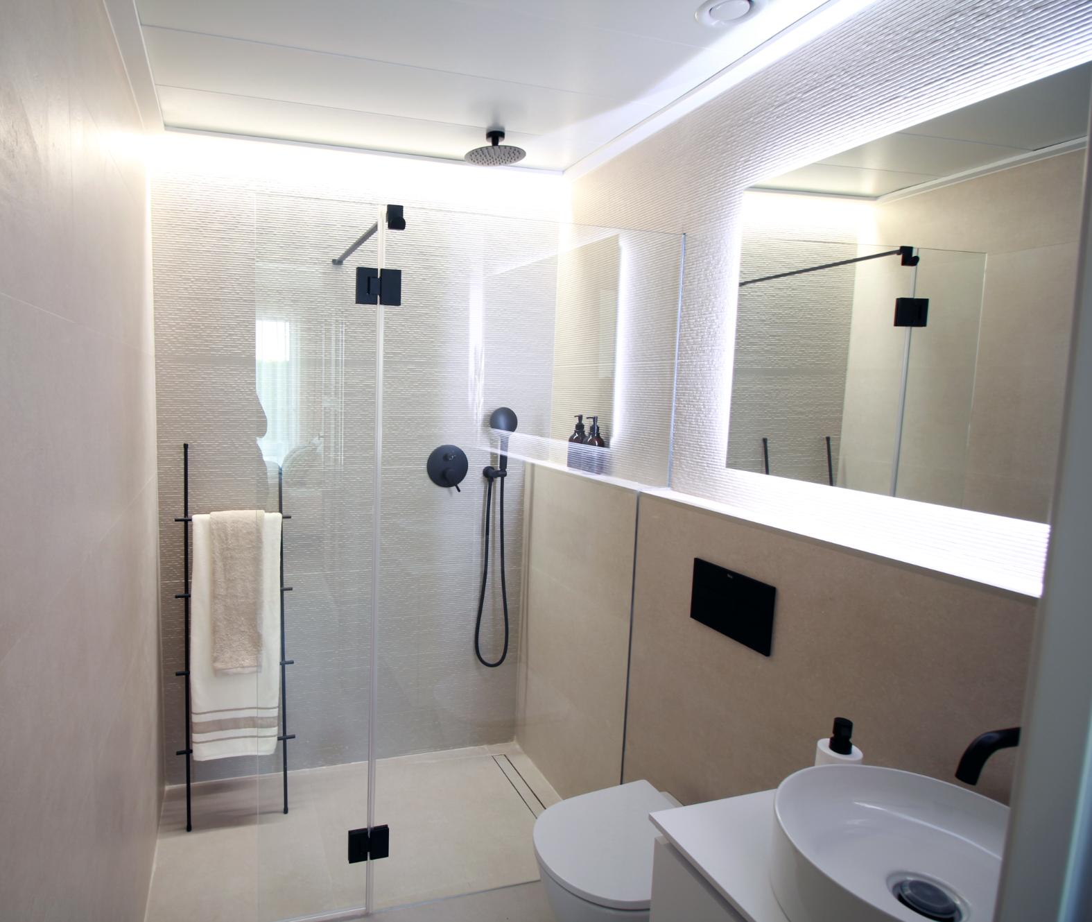 24095 (61) New Stunning Ground Floor Apartments with Private Pool!
