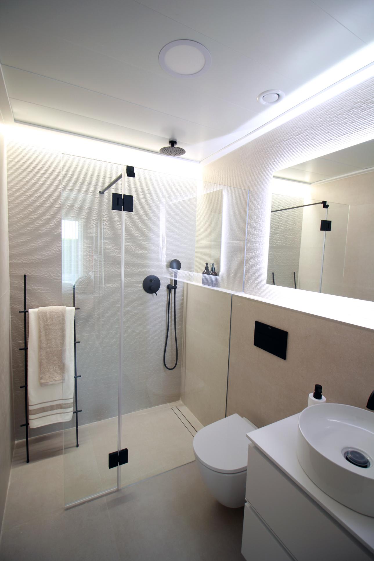 24095 (62) New Stunning Ground Floor Apartments with Private Pool!