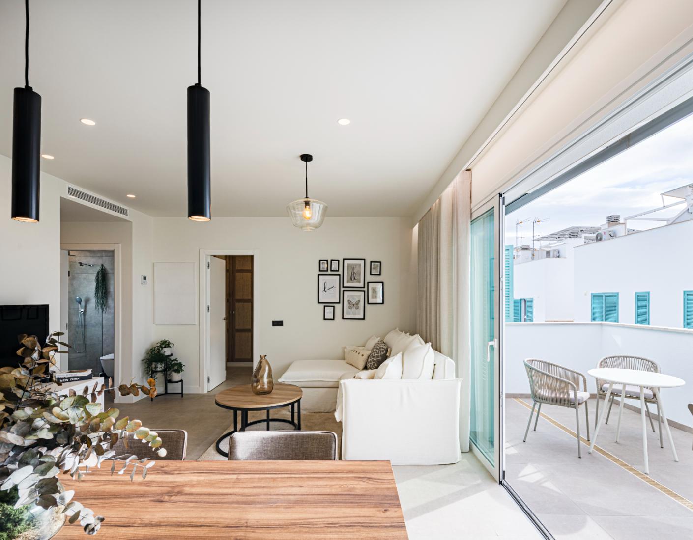 New Stunning Top Floor Apartments with Private Pool!