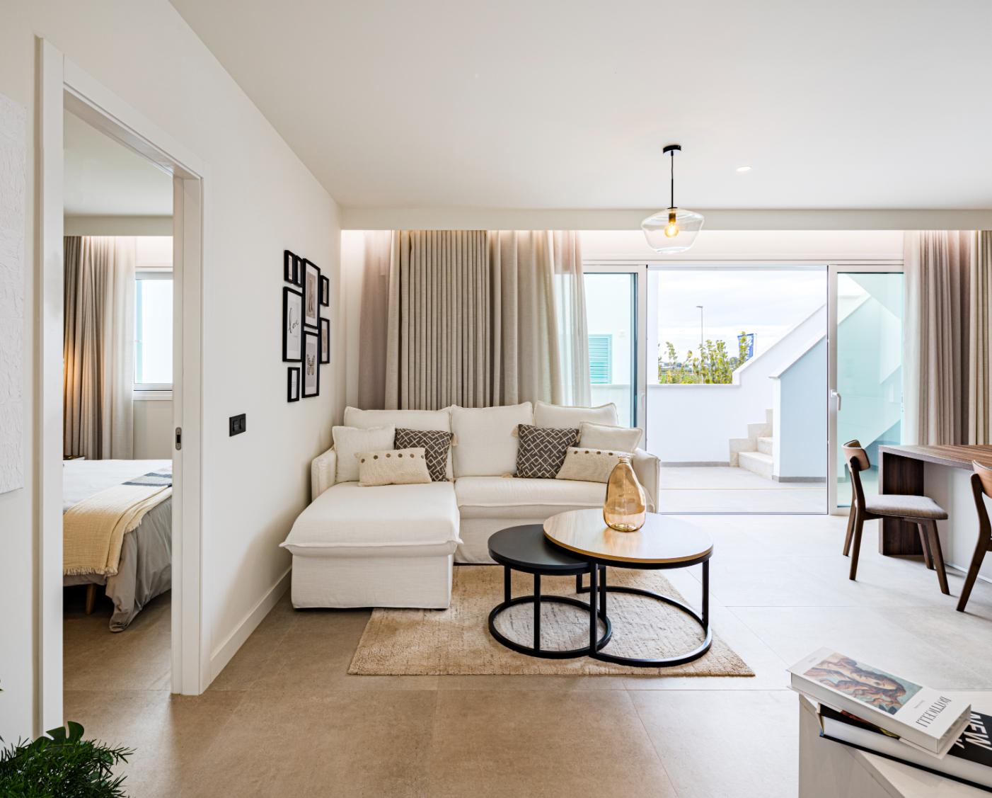 New Stunning Top Floor Apartments with Private Pool!