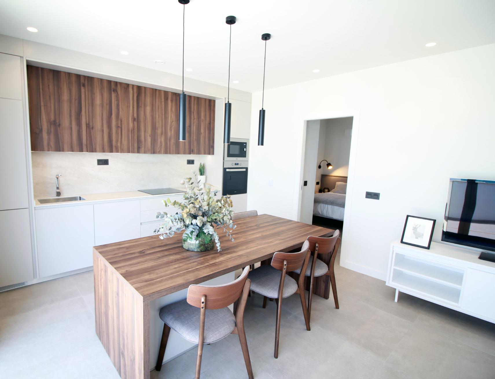 New Stunning Top Floor Apartments with Private Pool!