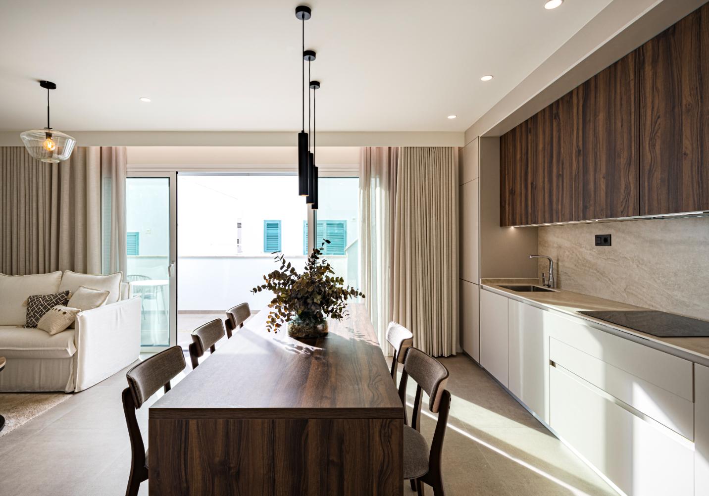 New Stunning Top Floor Apartments with Private Pool!