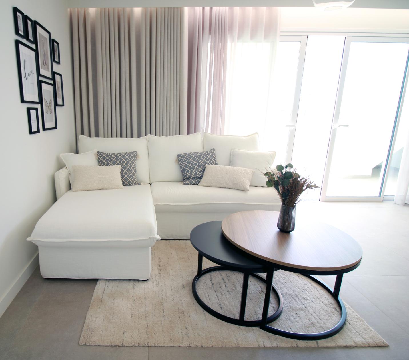 New Stunning Top Floor Apartments with Private Pool!