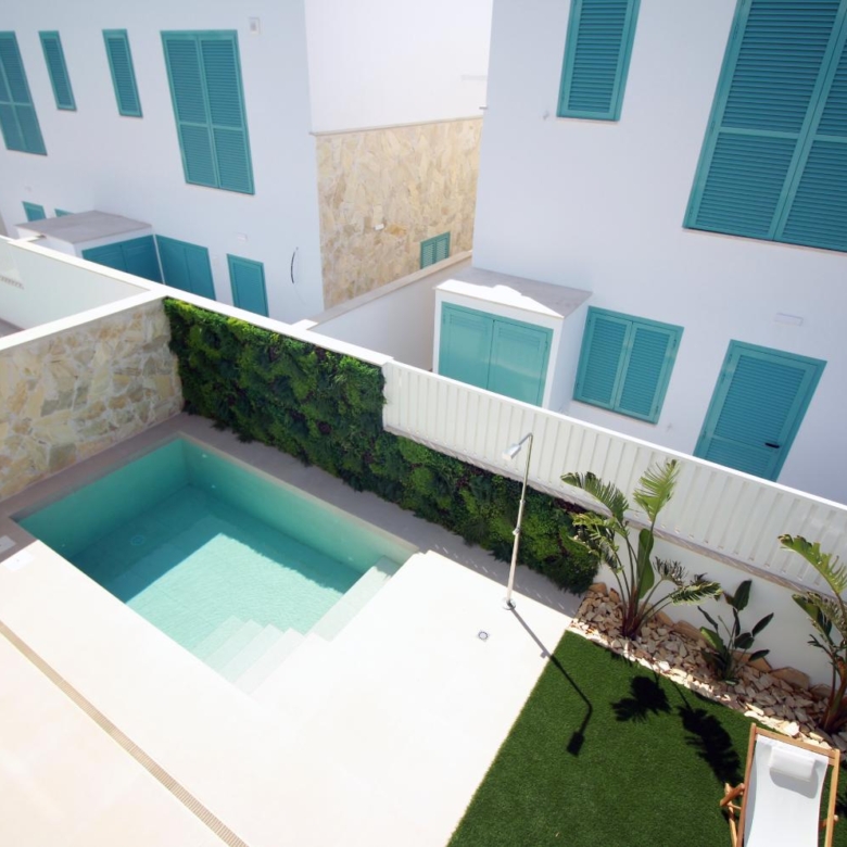 780
