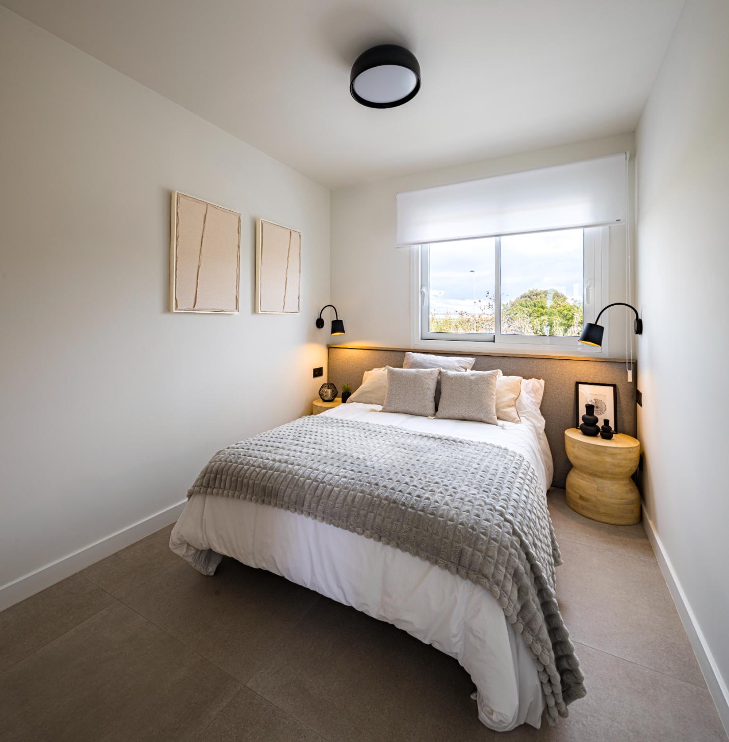 New Stunning Top Floor Apartments with Private Pool!