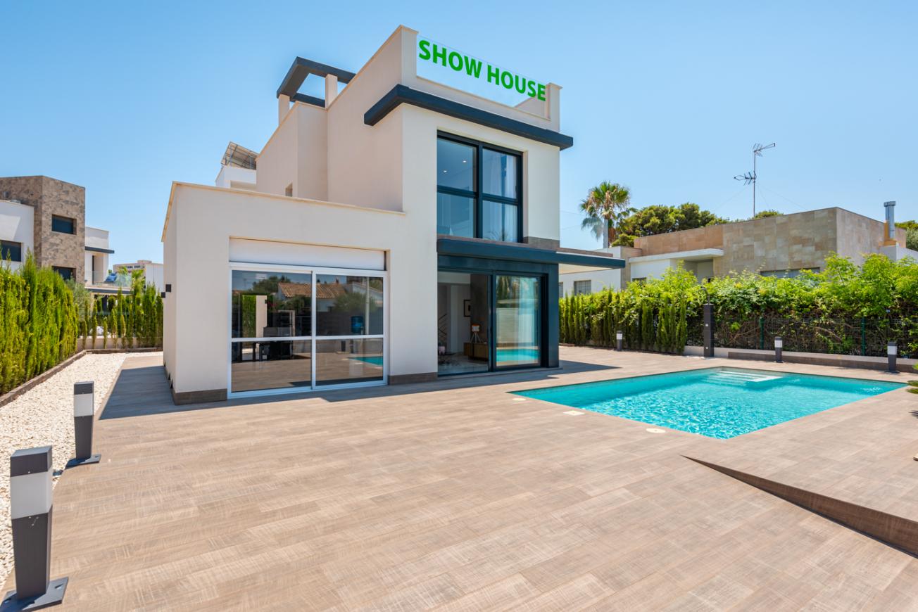 24679 (8) Modern Villas Close to La Manga Beach
