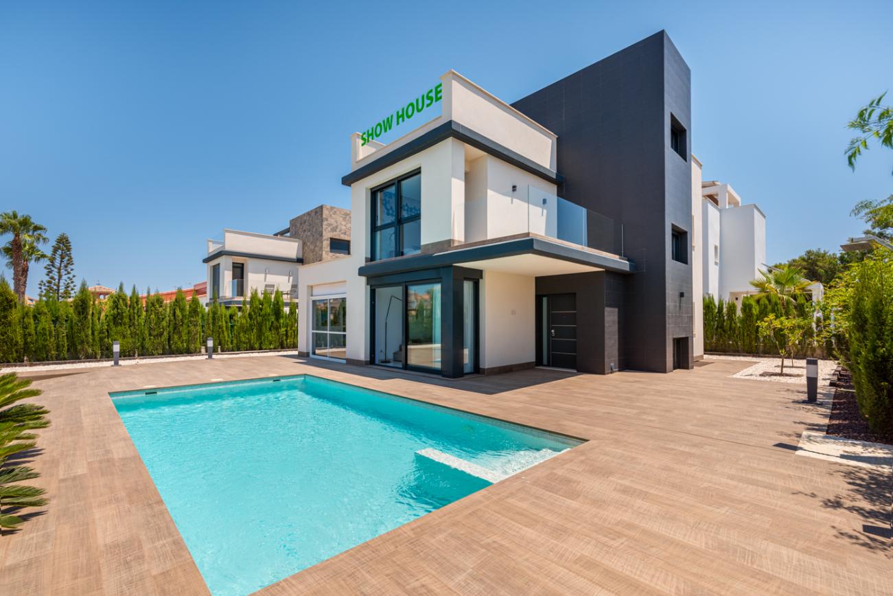 24679 (9) Modern Villas Close to La Manga Beach