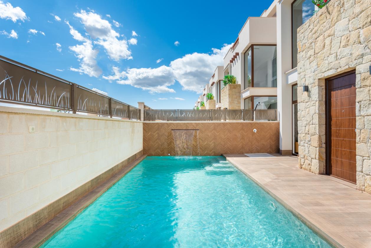 New Stylish Key Ready Villas in Los Montesinos