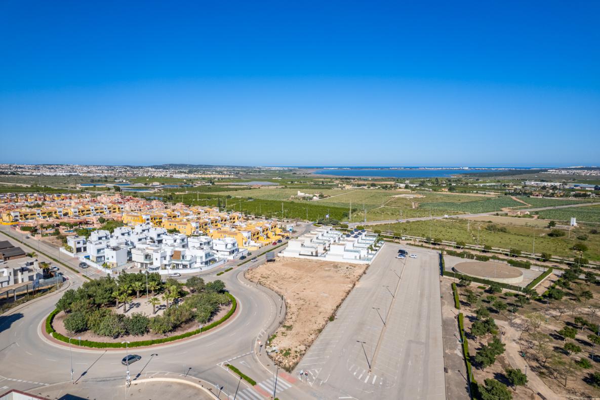 New Stylish Key Ready Villas in Los Montesinos