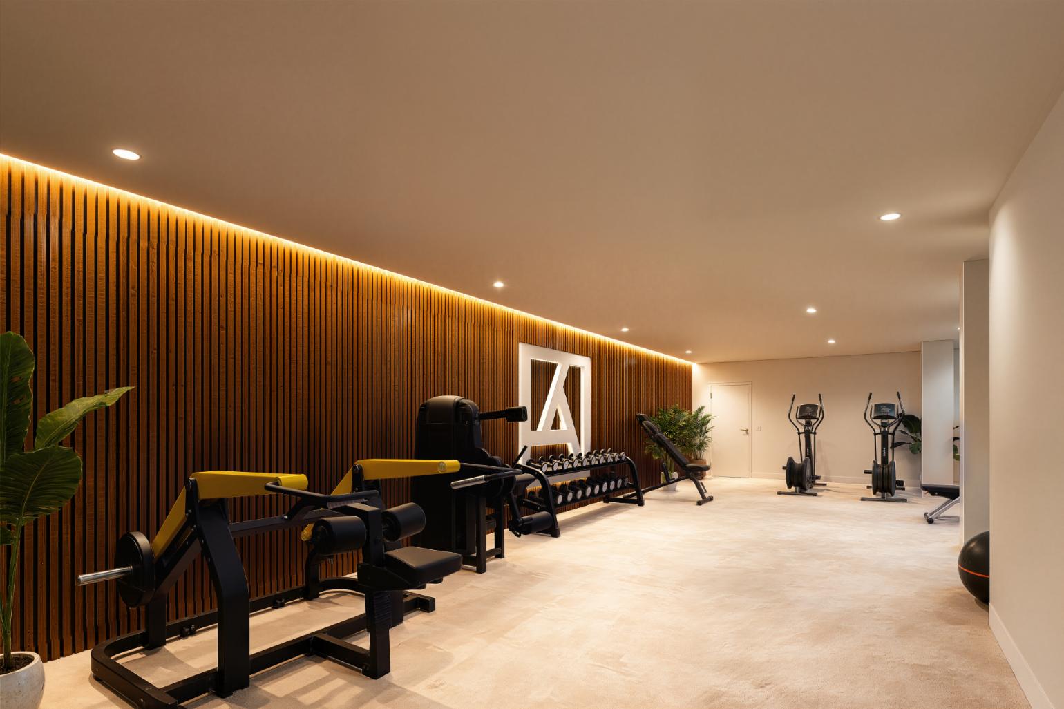 25023 (56) First Line Golf New Build Apartments