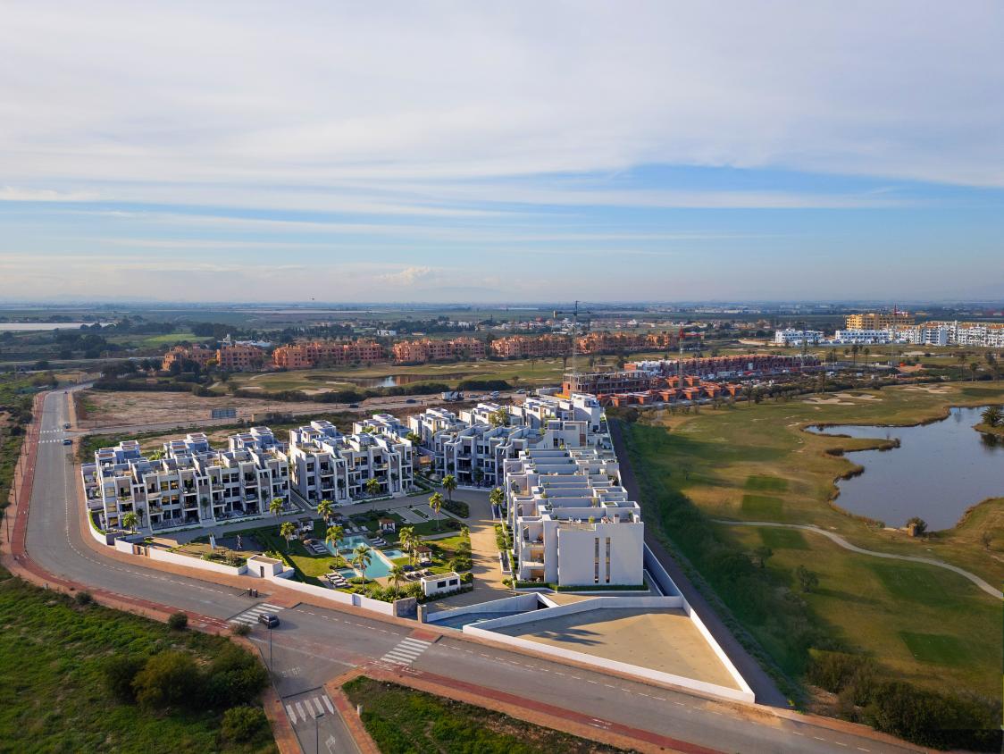 25234 (1) First Line Golf New Build Apartments