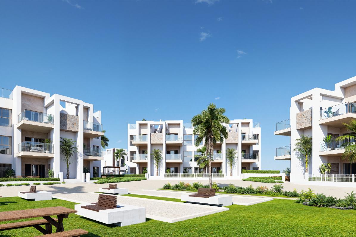 25234 (34) First Line Golf New Build Apartments