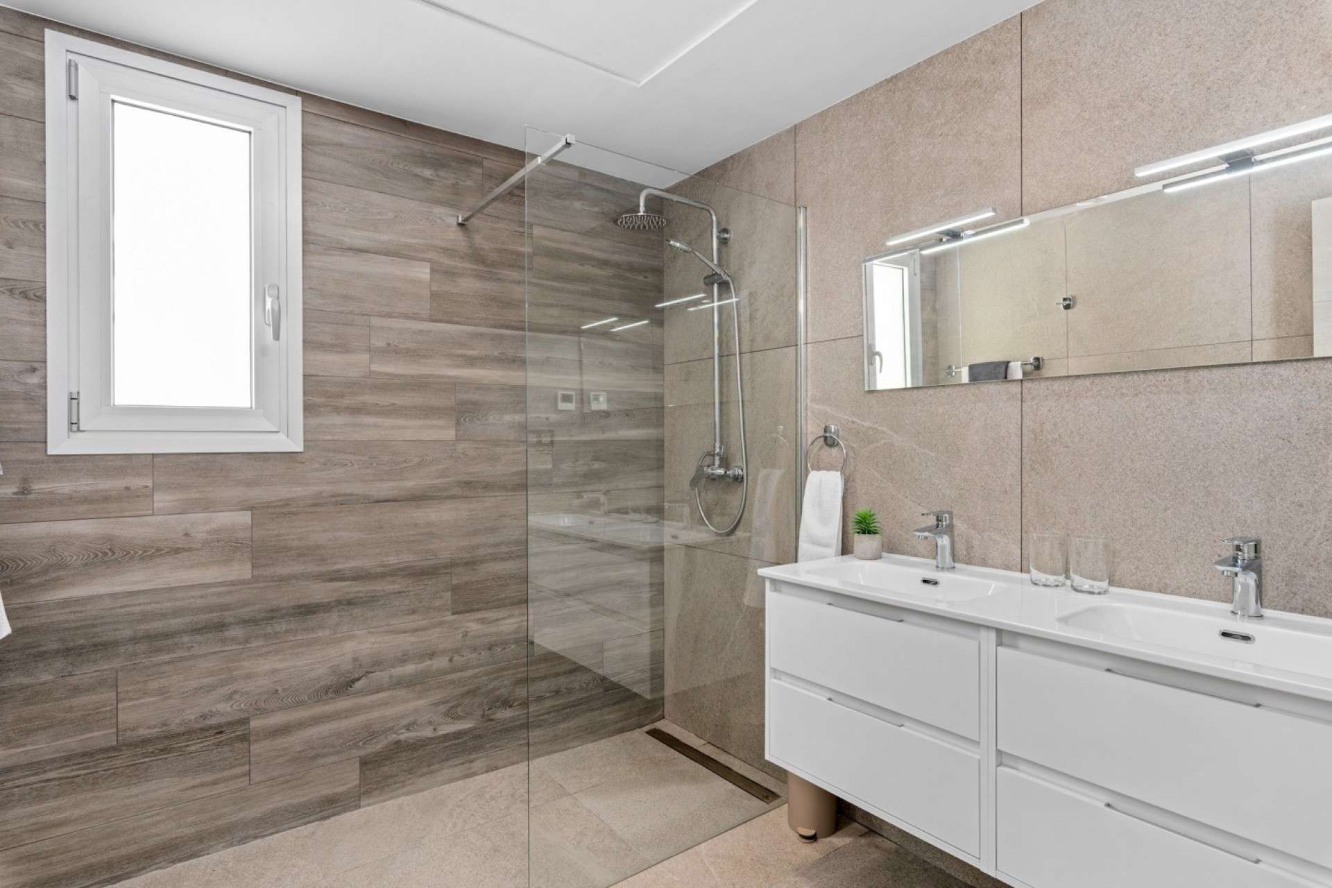 152766_xl 5720 | Villa Detached in El Raso