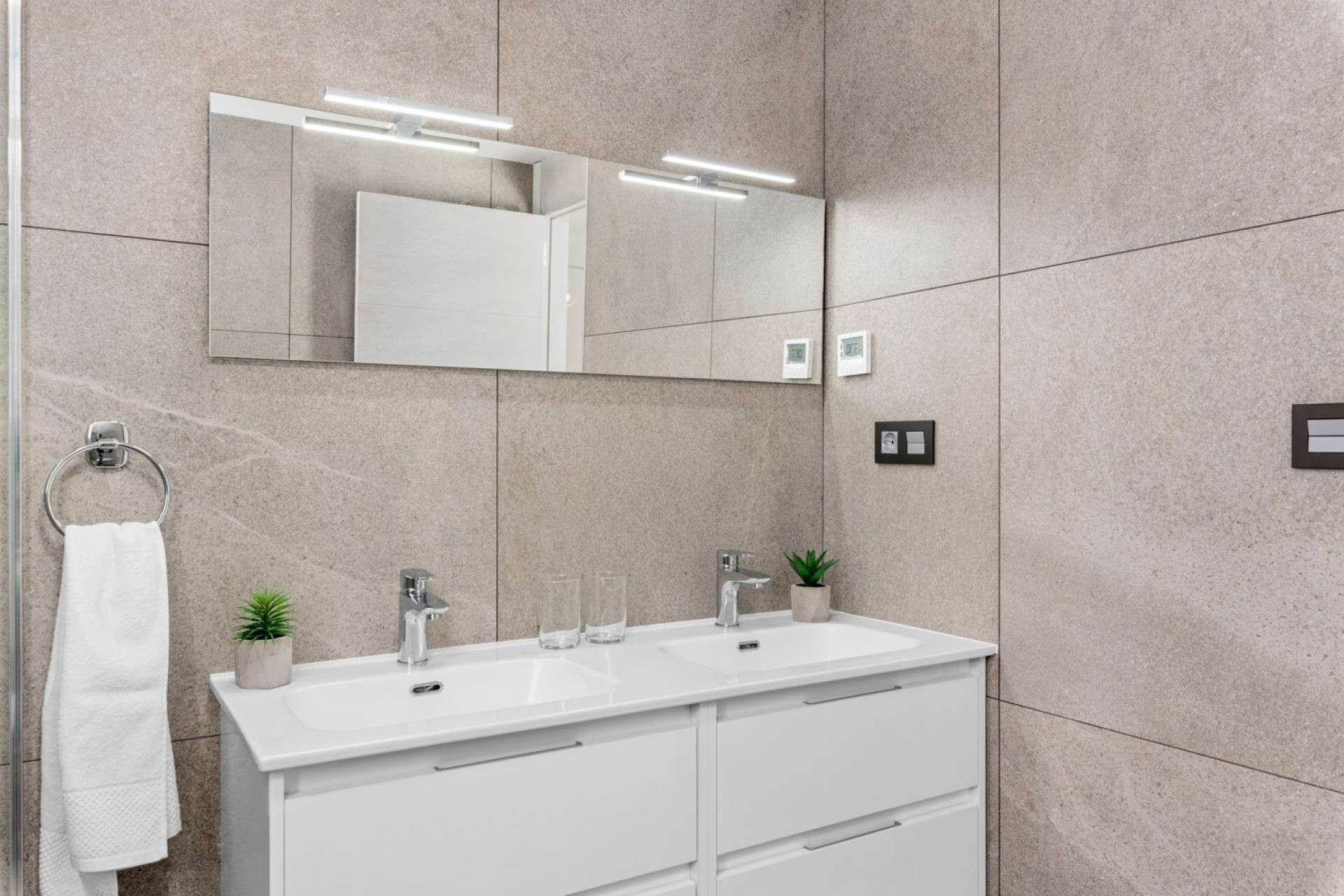 152767_xl 5720 | Villa Detached in El Raso