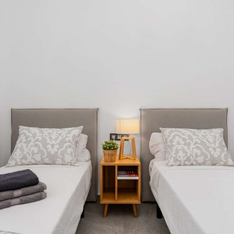 780
