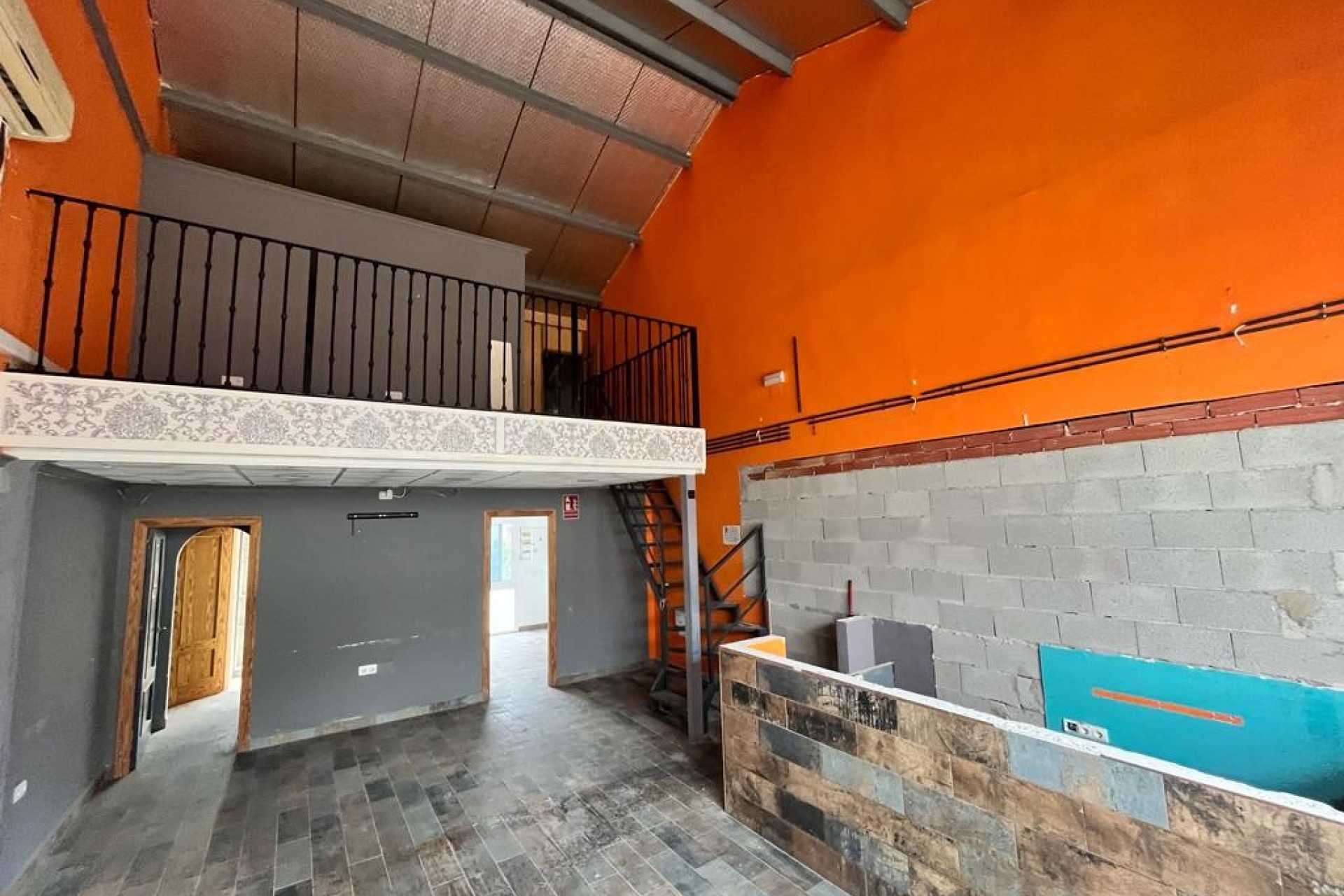 6114 | Commercial in Algorfa