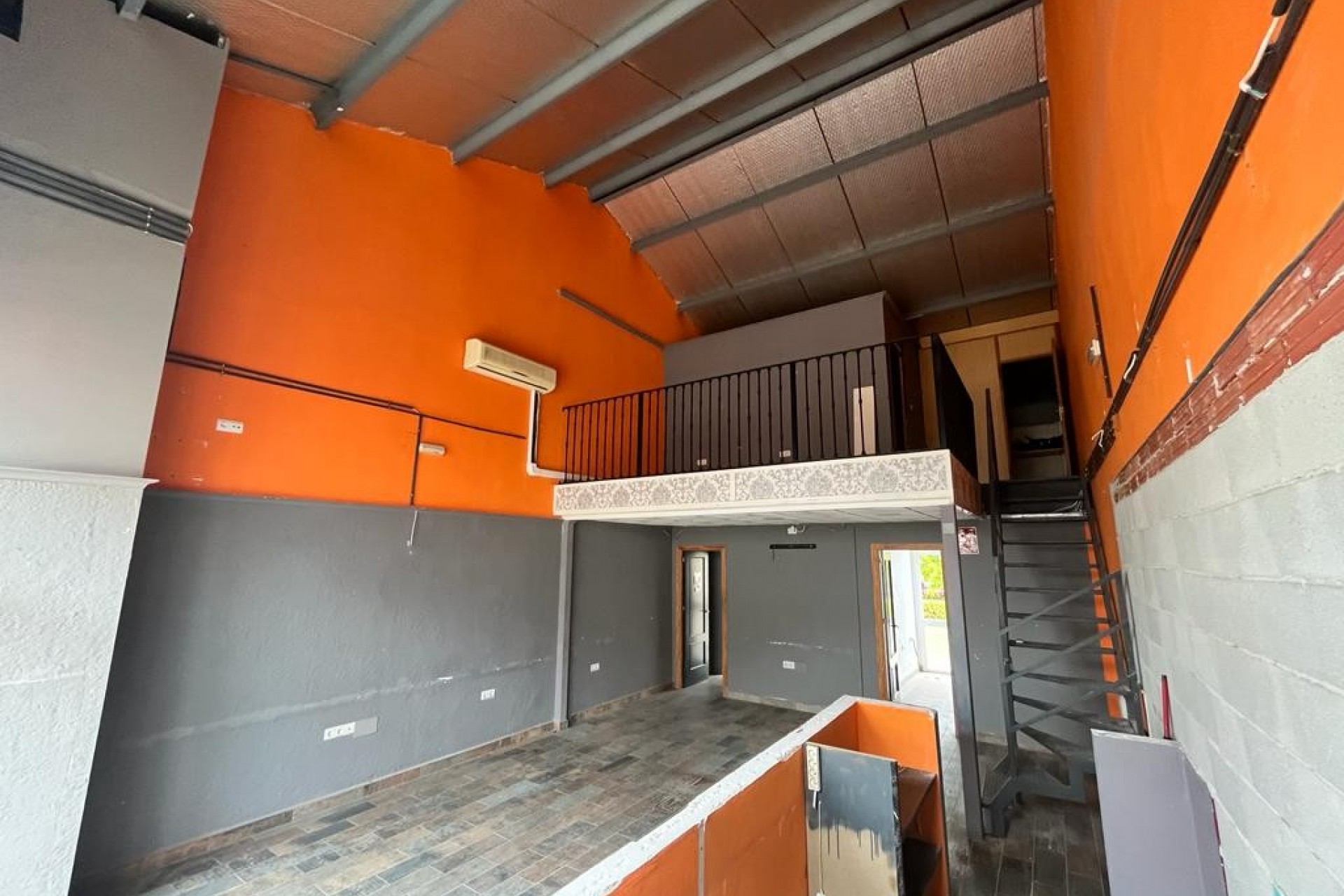 6114 | Commercial in Algorfa