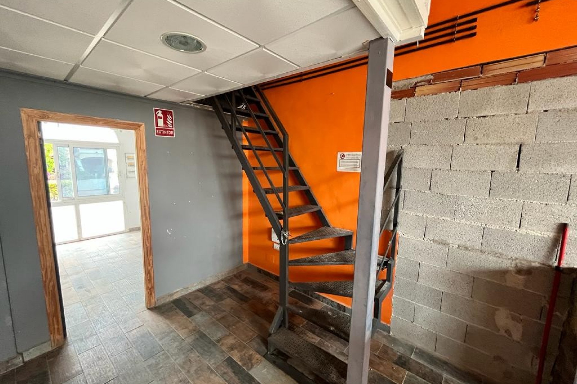 6114 | Commercial in Algorfa