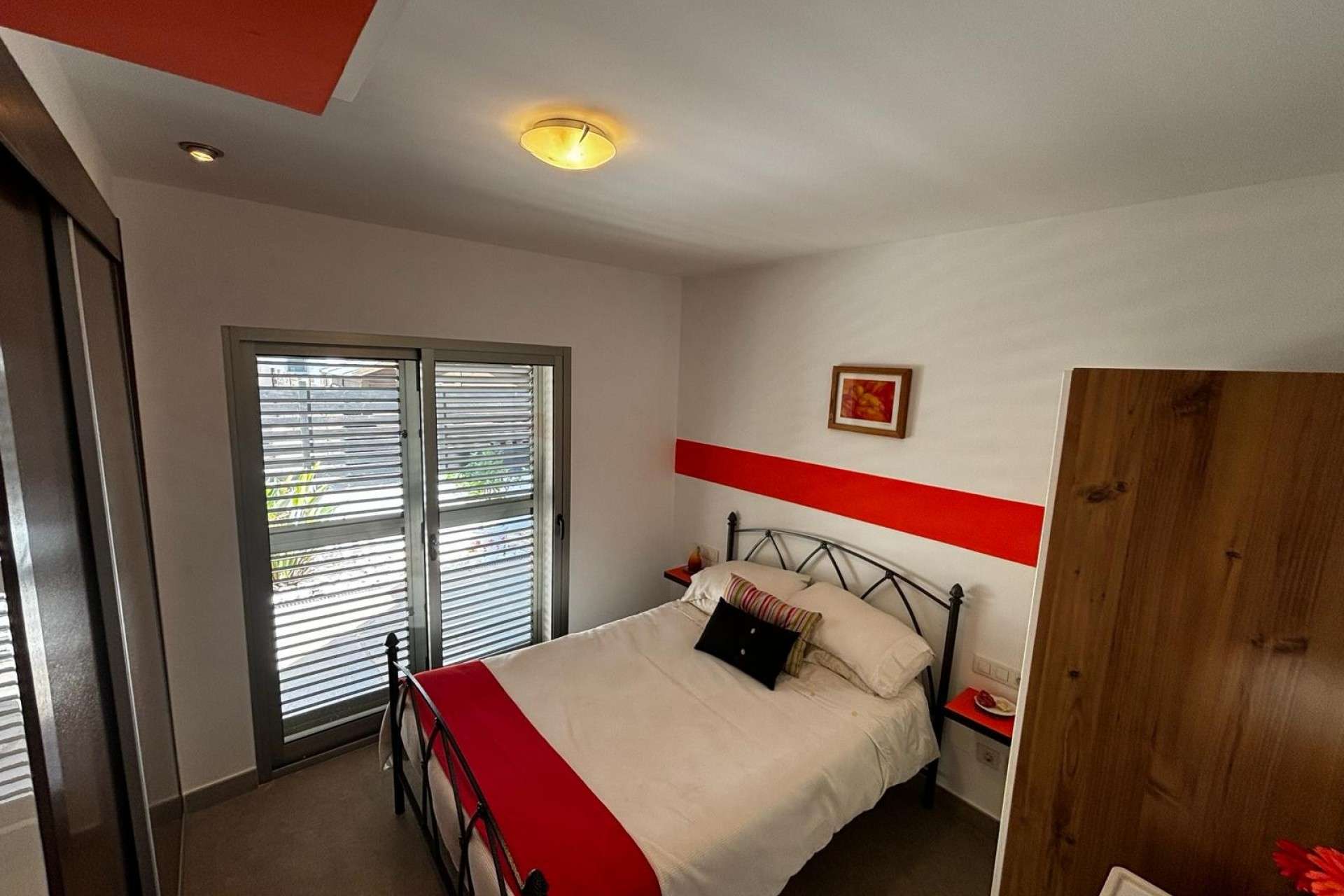 10917 | Villa Detached in Cox