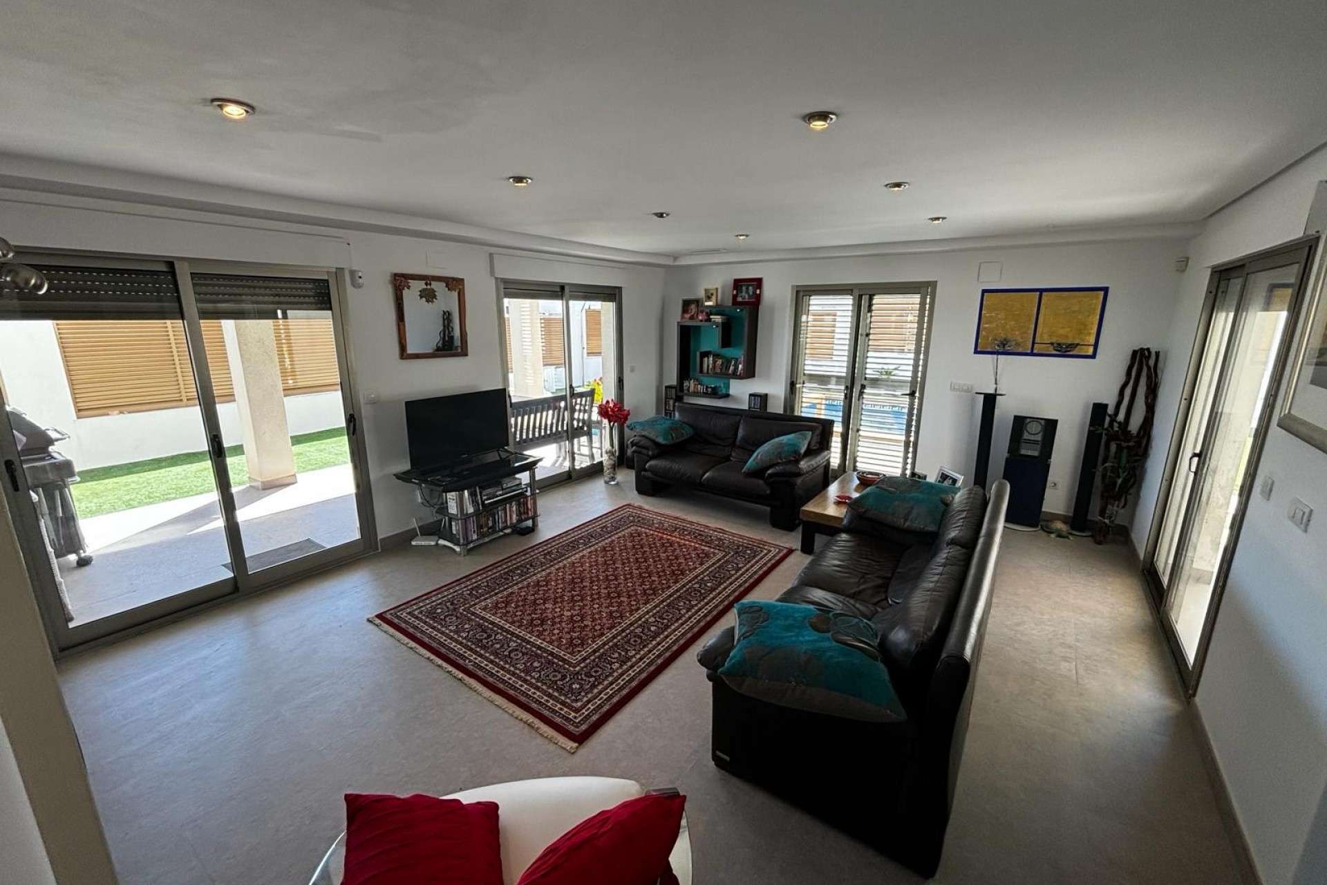10917 | Villa Detached in Cox