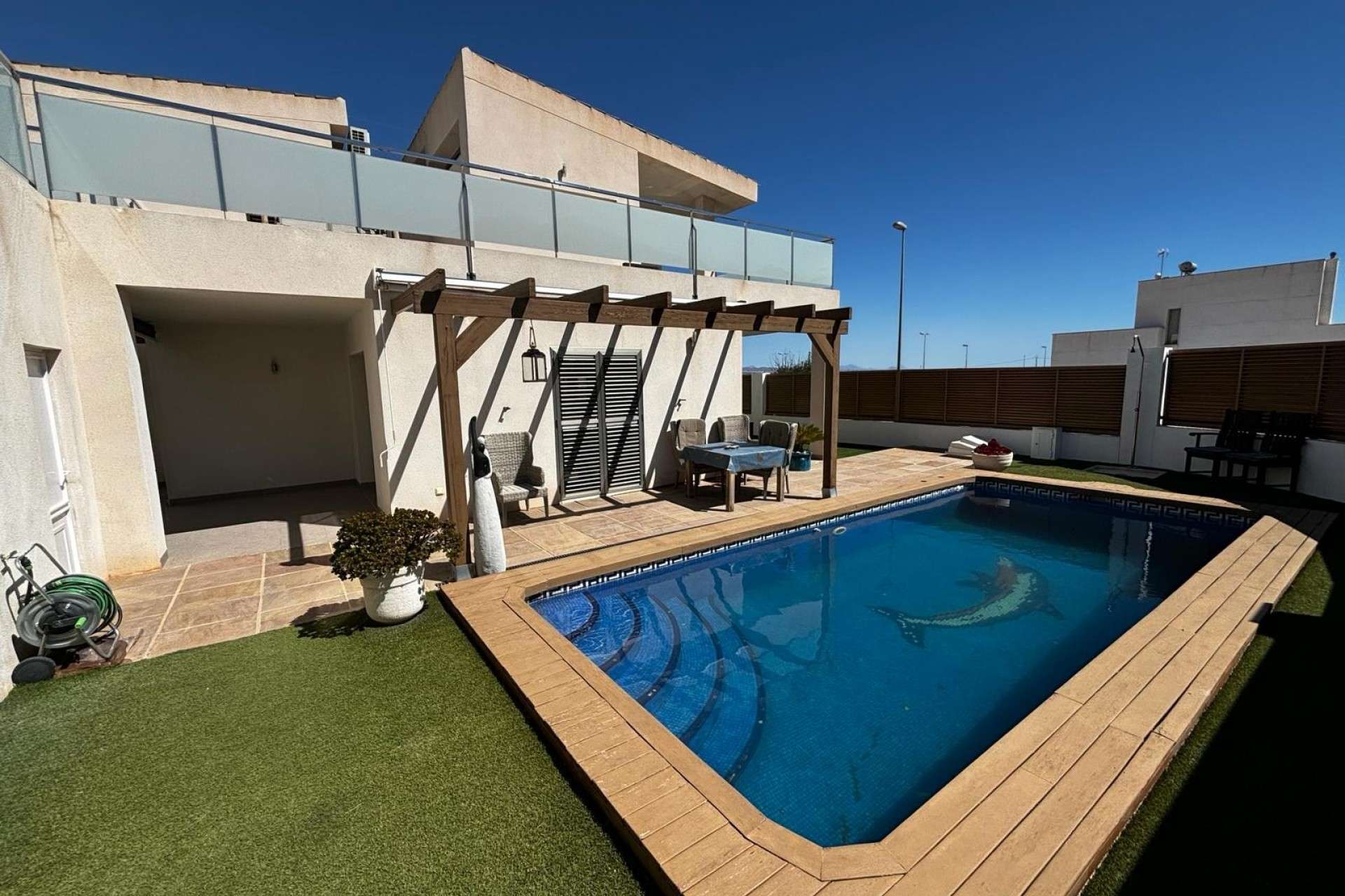 10917 | Villa Detached in Cox