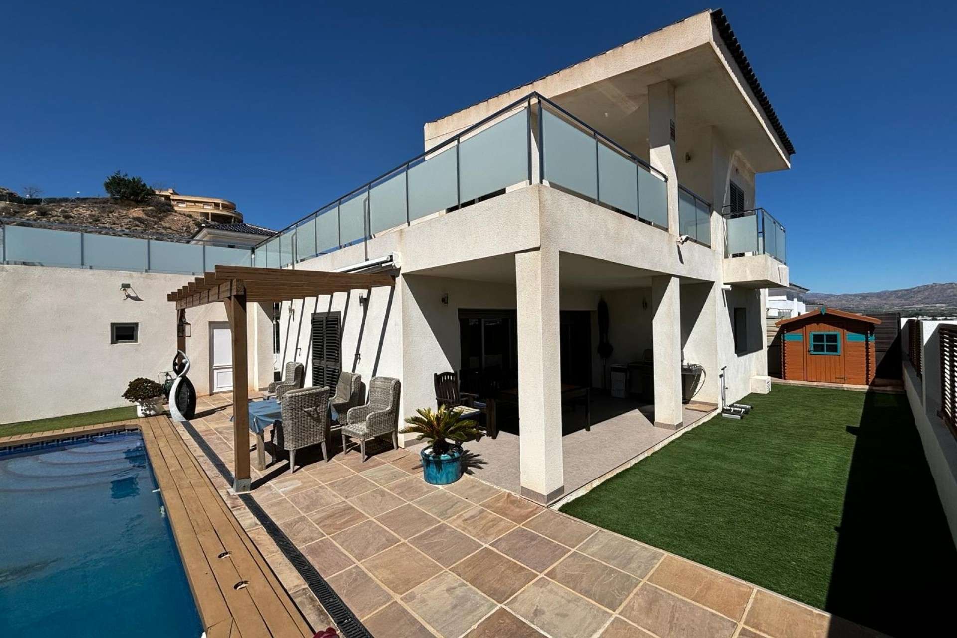 10917 | Villa Detached in Cox