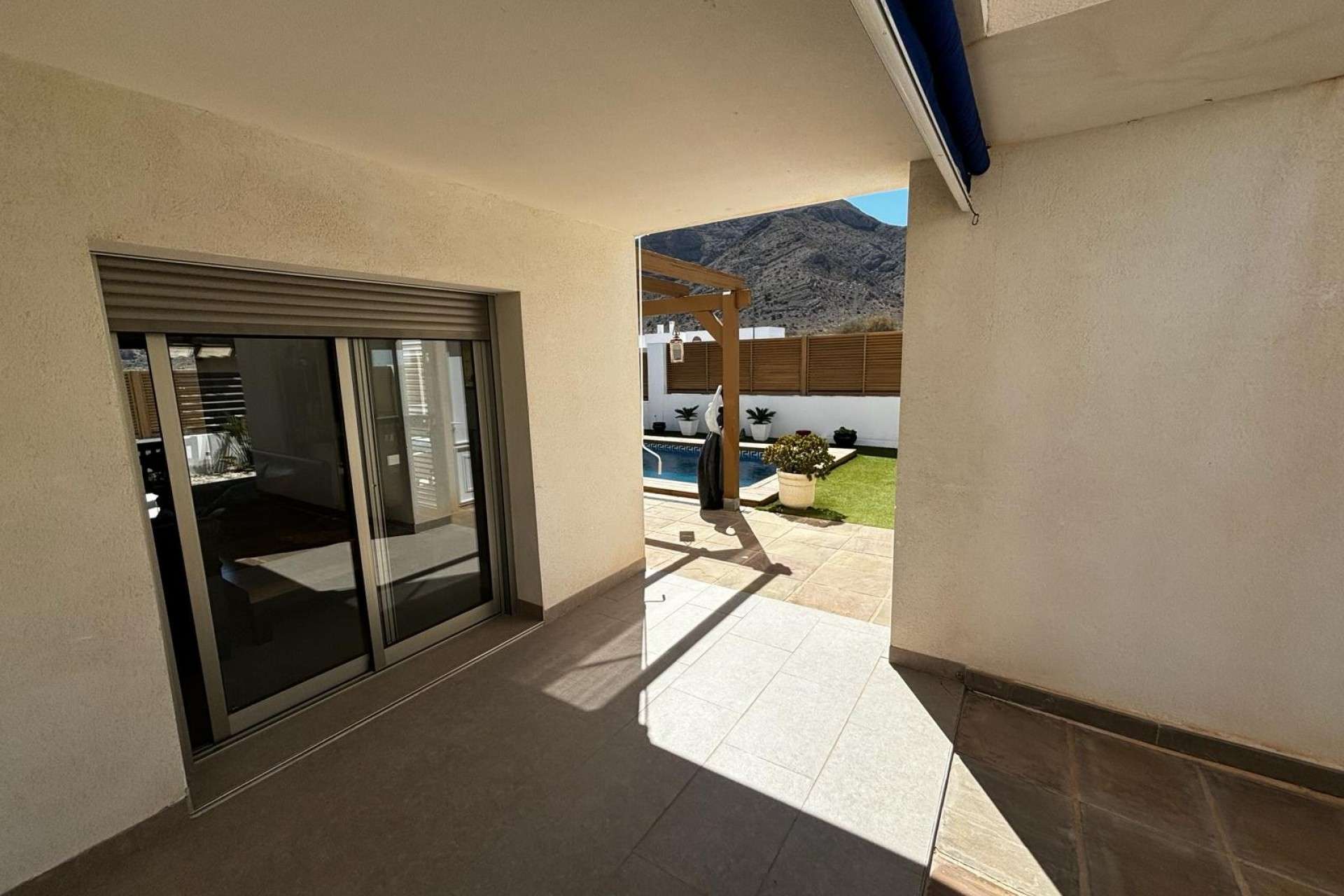 10917 | Villa Detached in Cox