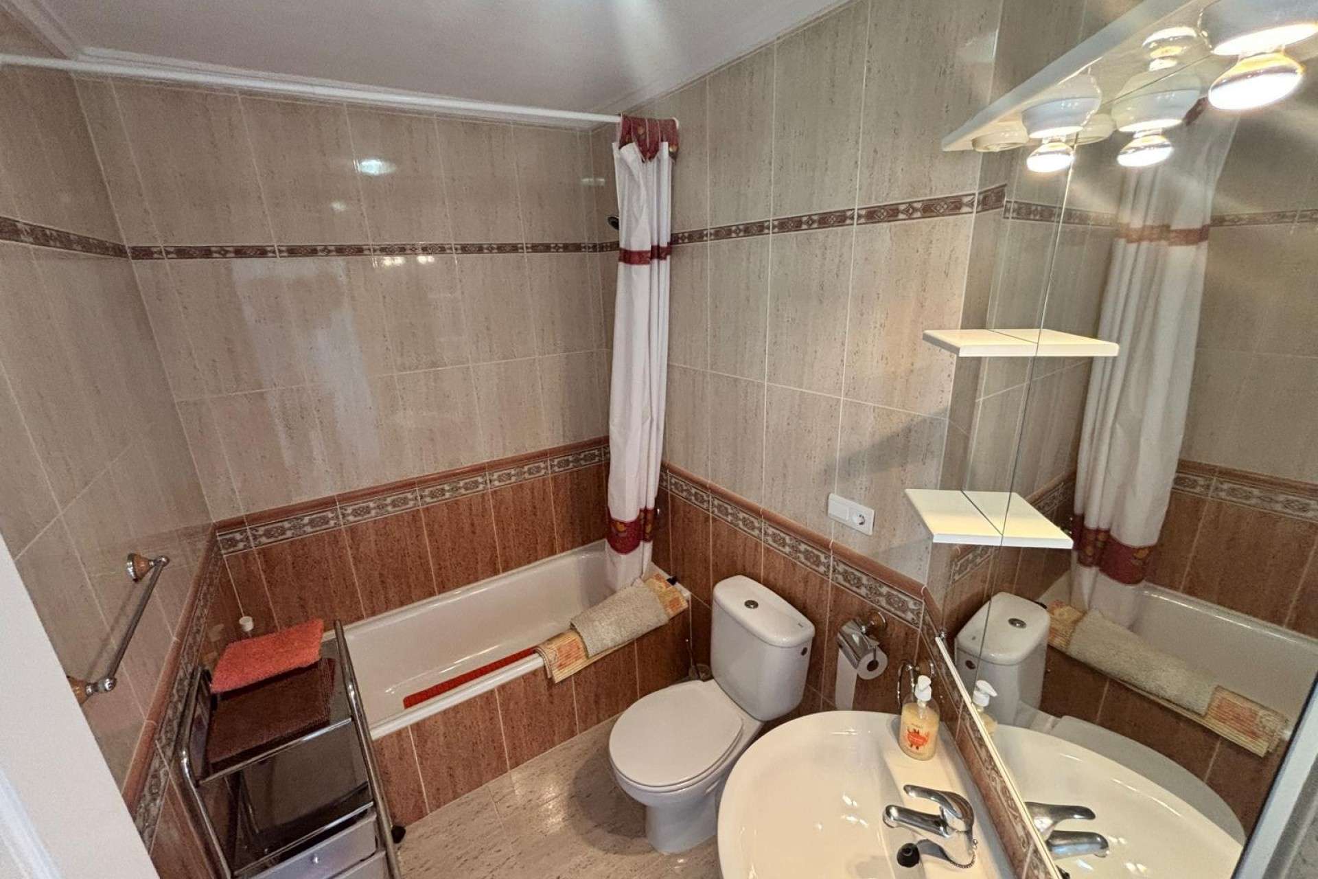 383581_xl 14295 | Villa Detached in La Marquesa Golf