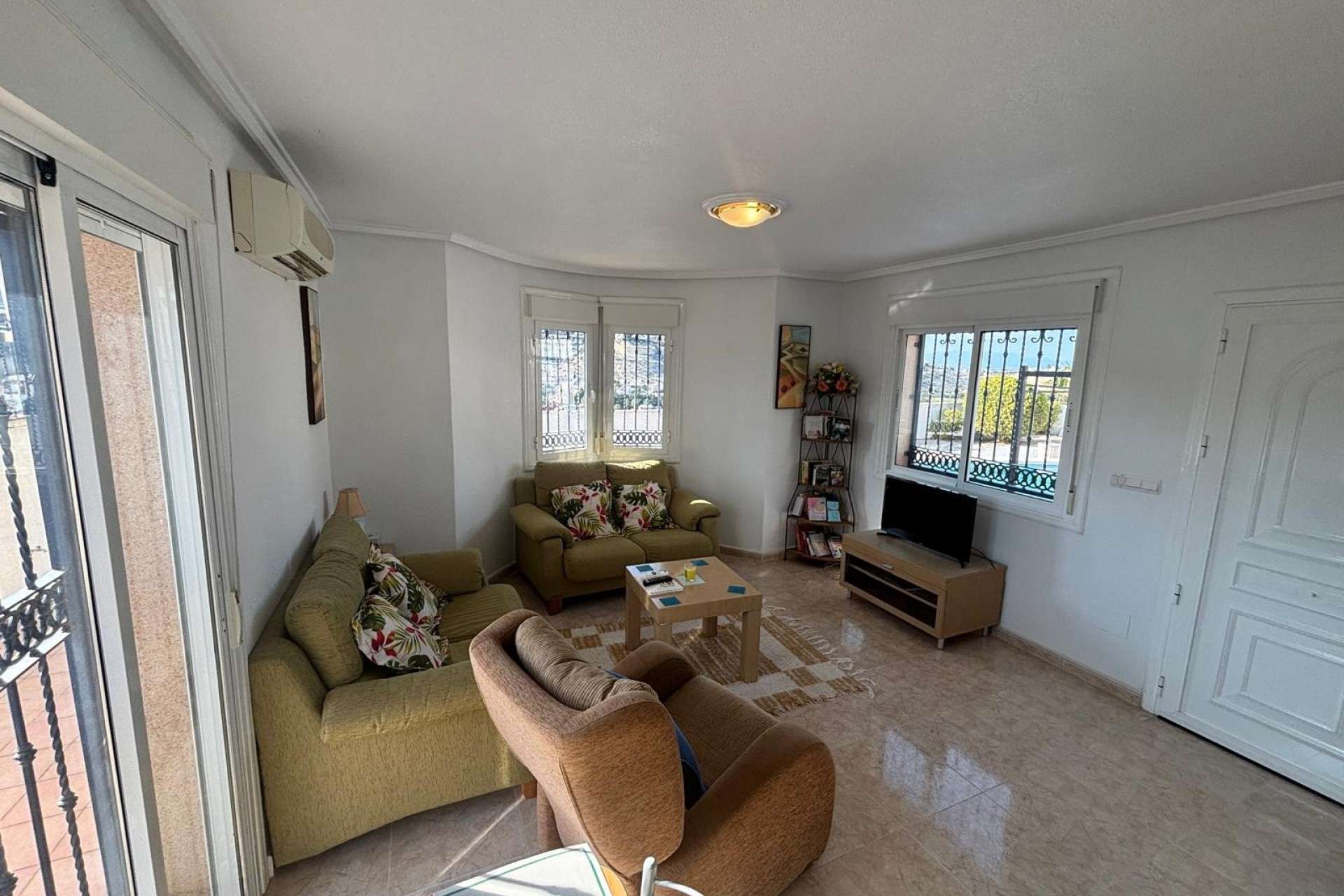 383585_xl 14295 | Villa Detached in La Marquesa Golf