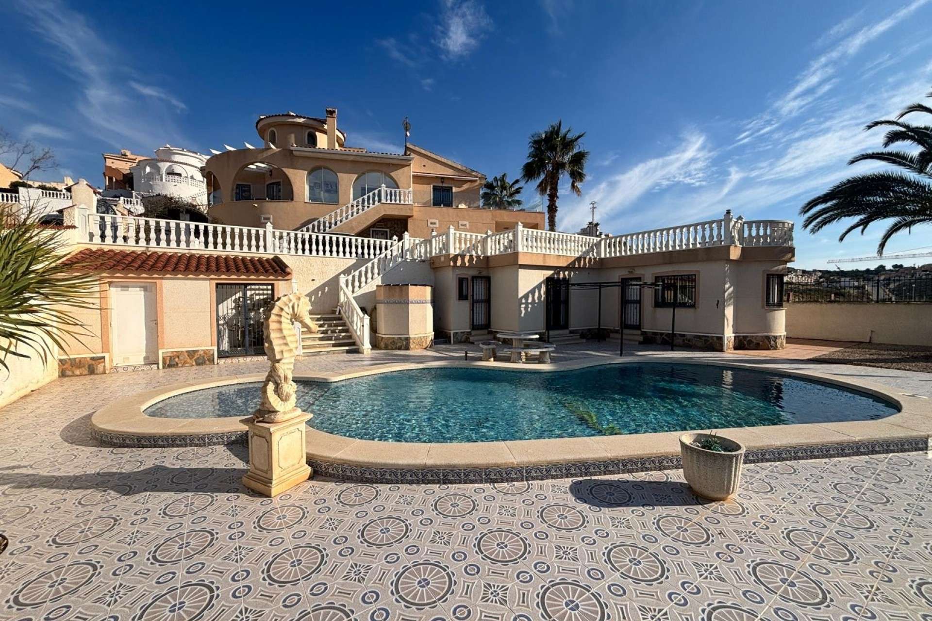 383587_xl 14295 | Villa Detached in La Marquesa Golf