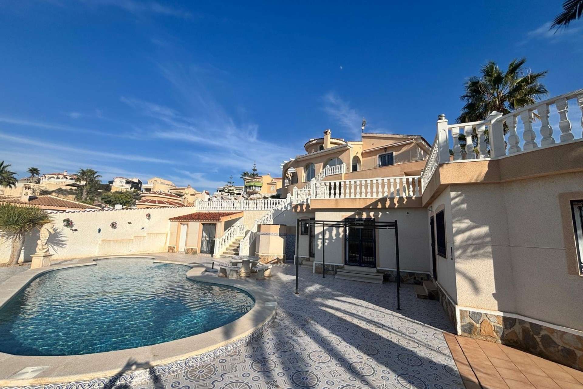 383589_xl 14295 | Villa Detached in La Marquesa Golf