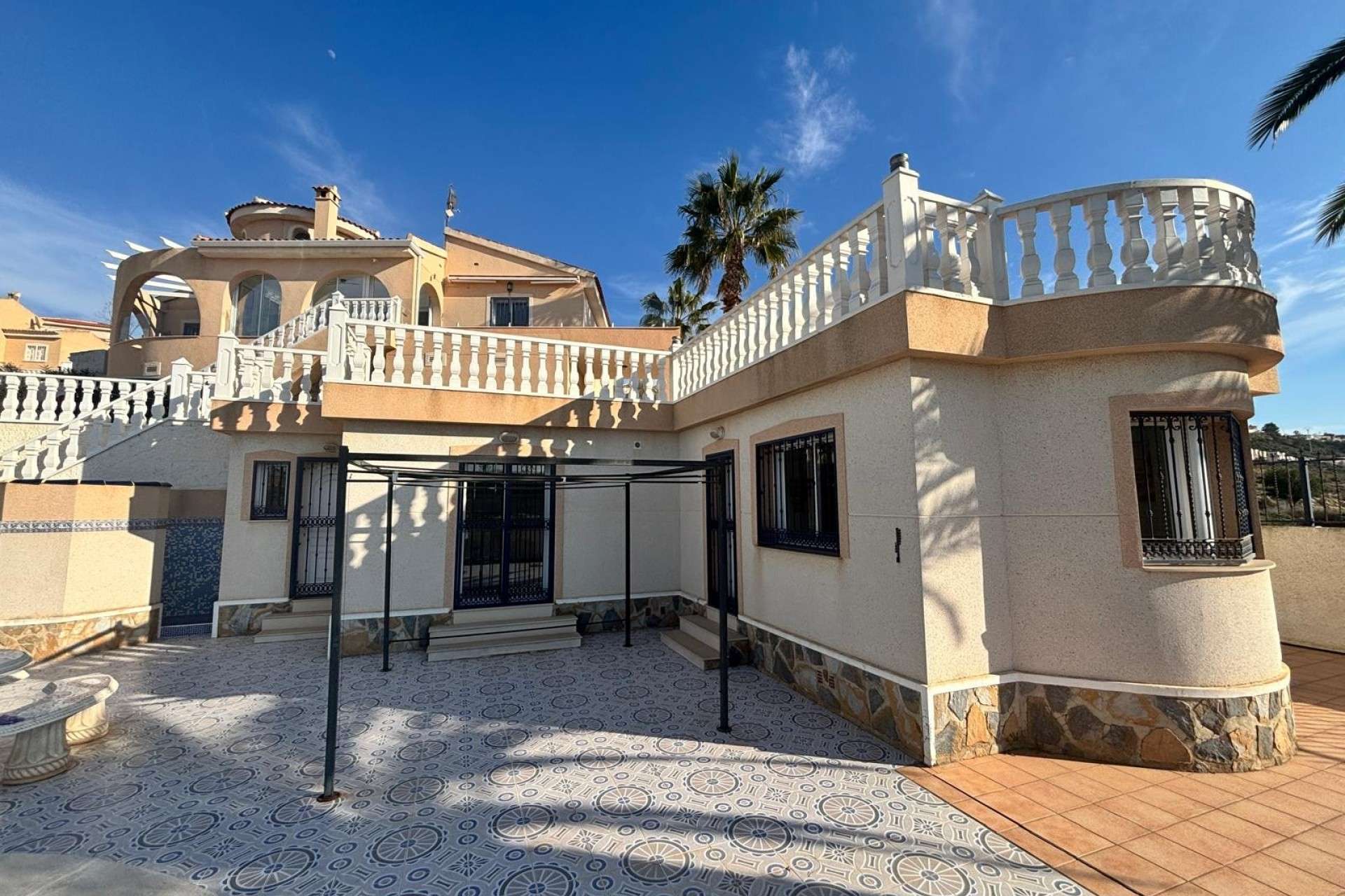 383592_xl 14295 | Villa Detached in La Marquesa Golf