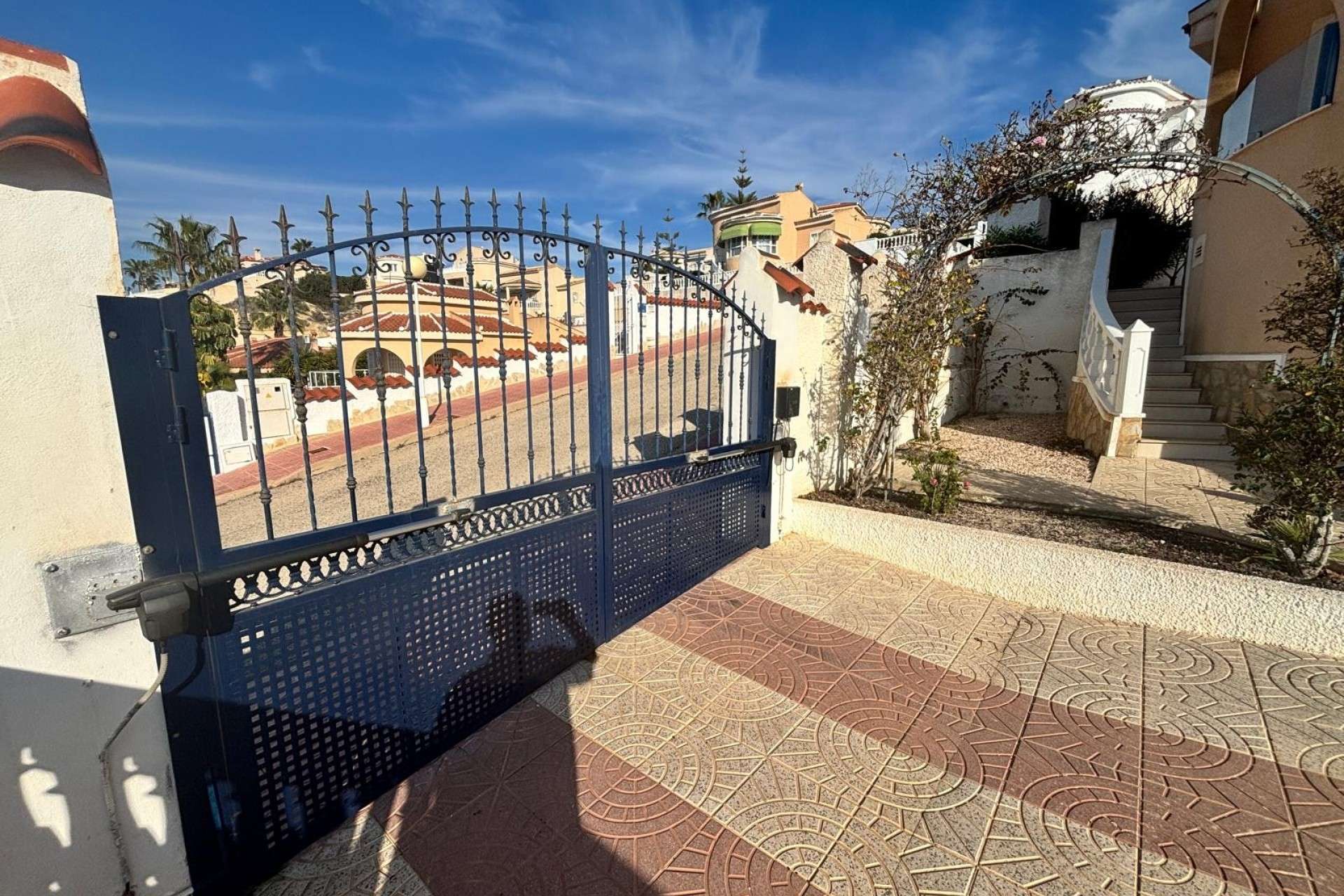 383608_xl 14295 | Villa Detached in La Marquesa Golf