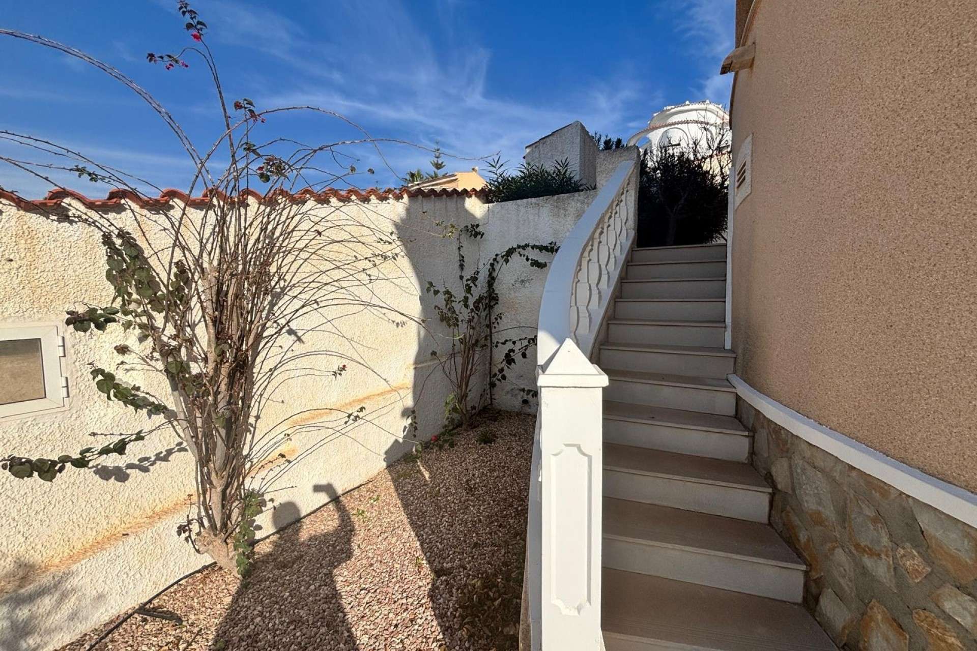 383611_xl 14295 | Villa Detached in La Marquesa Golf