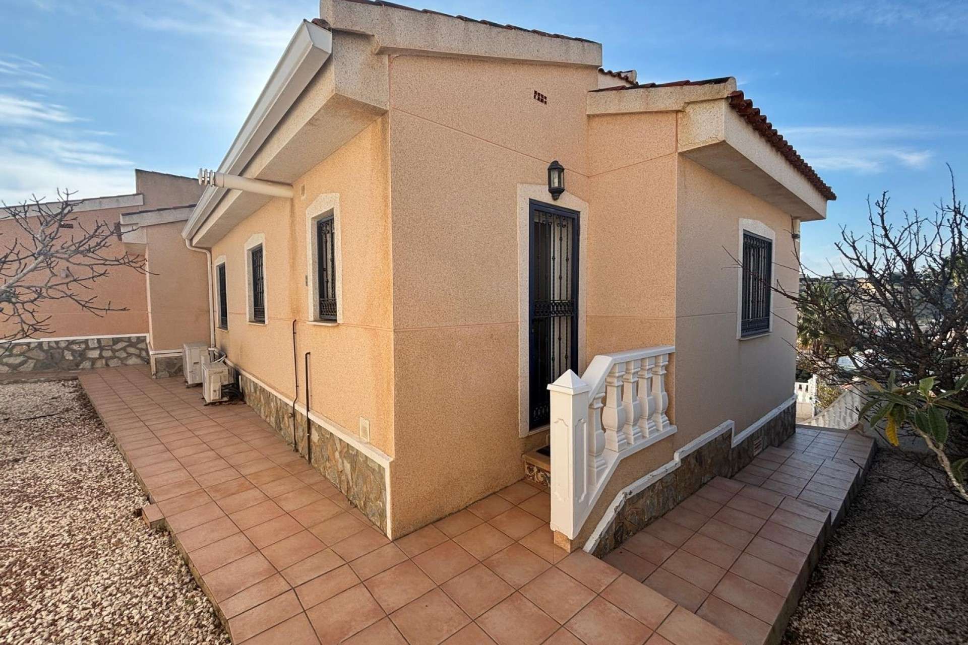 383615_xl 14295 | Villa Detached in La Marquesa Golf