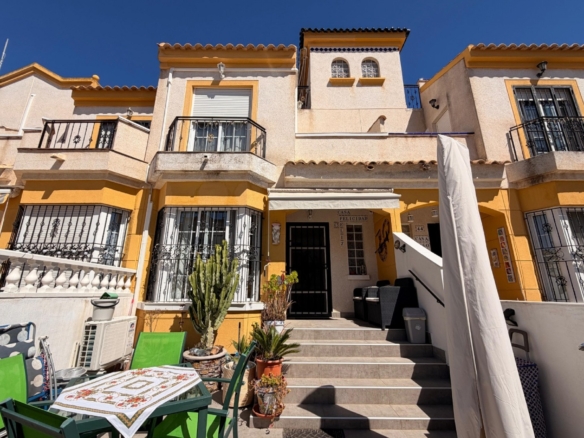 19226 | Townhouse in El Raso