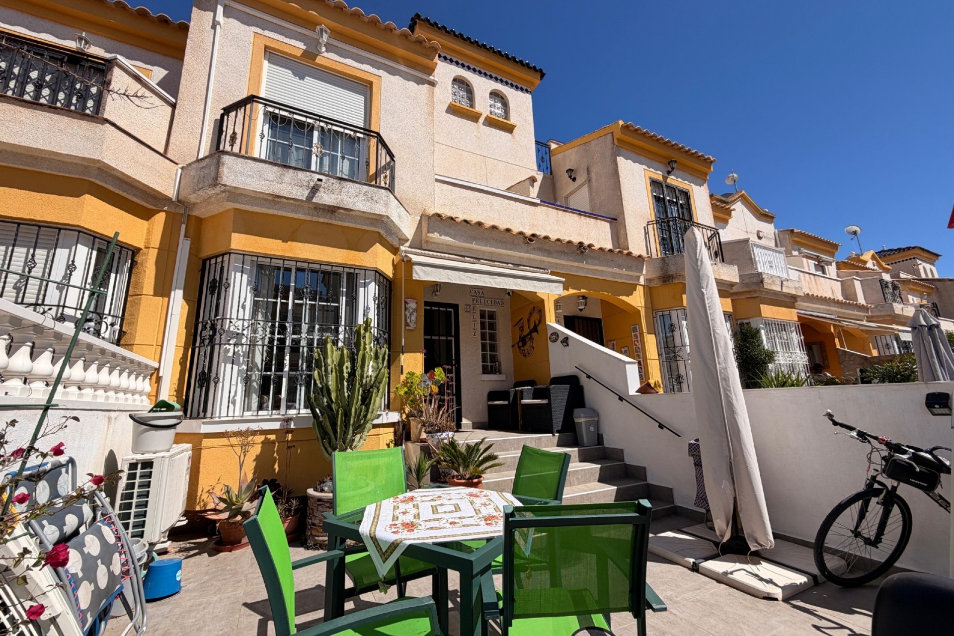19226 | Townhouse in El Raso