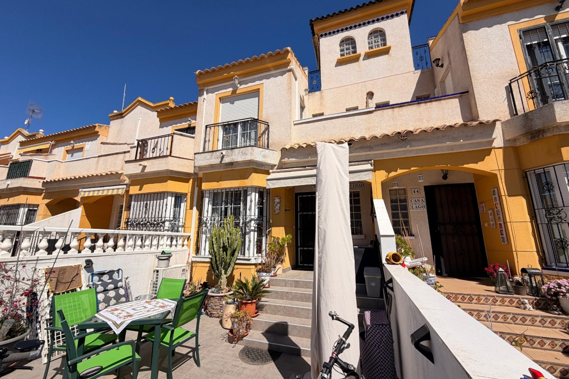 19226 | Townhouse in El Raso